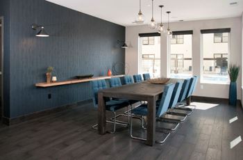 Meeting and co-working rooms